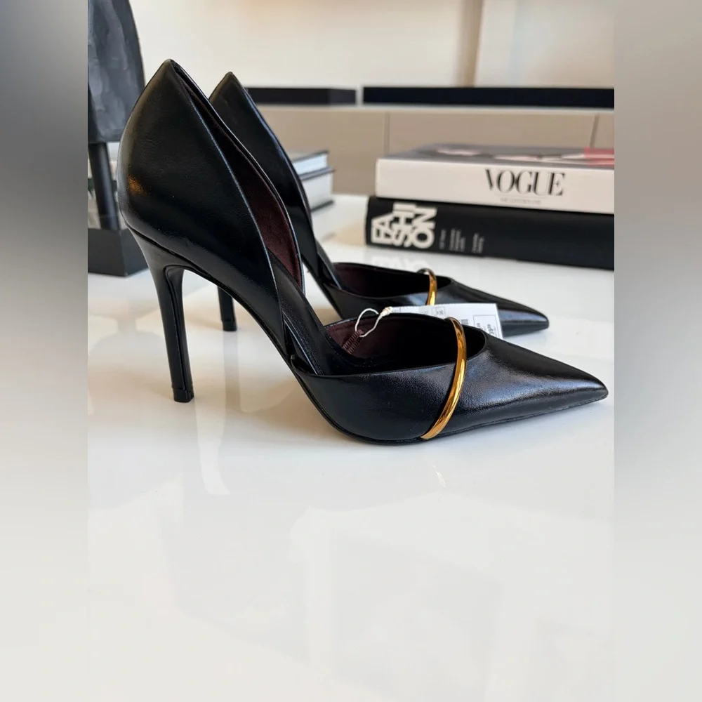 NWT Zara Elegant Black and Gold Heels 6.5